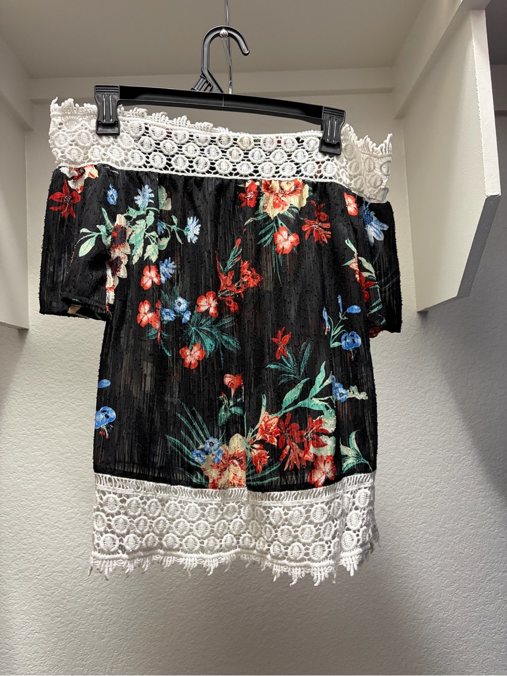 Crochet-Trim Off-Shoulder Floral Top - Black